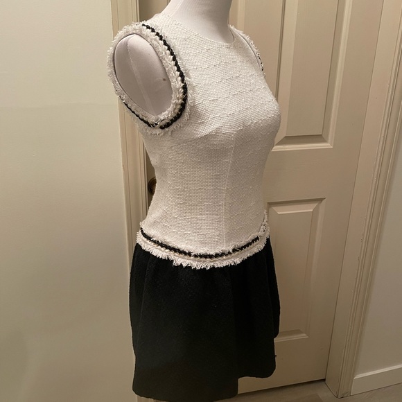 Beautiful drop waist sleeveless tweed mini dress - Picture 5 of 11